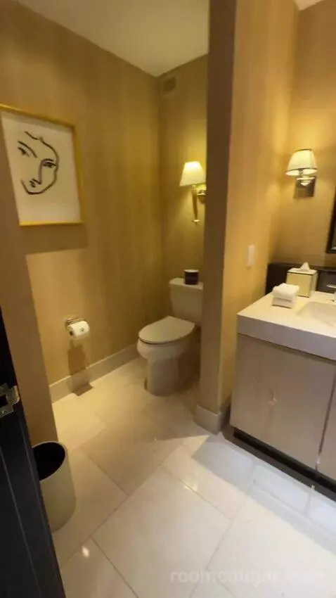 Encore Tower Suite Parlor bathroom picture #1