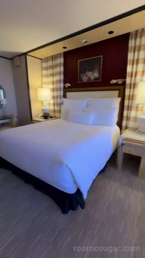 Encore Tower Suite Parlor bed picture #12