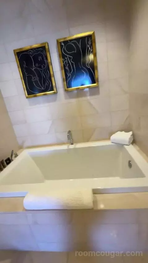 Encore Tower Suite Parlor bathroom picture #6