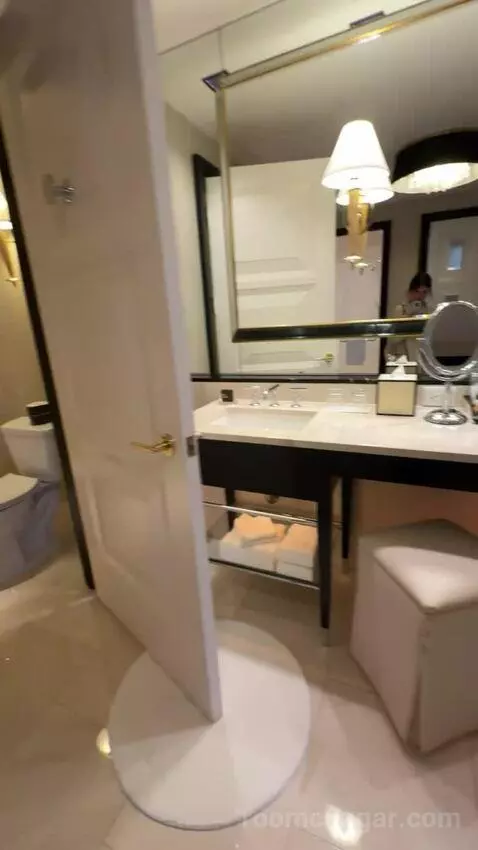 Encore Tower Suite Parlor bathroom picture #8