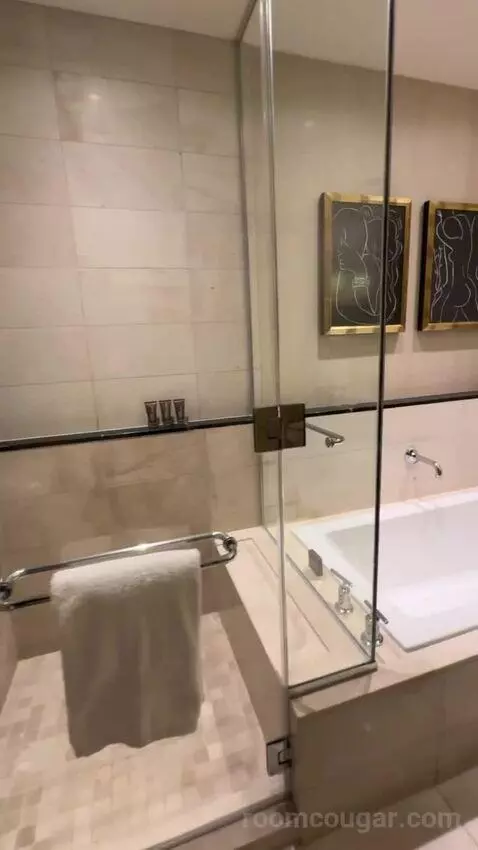 Encore Resort Two Queens bathroom picture #4