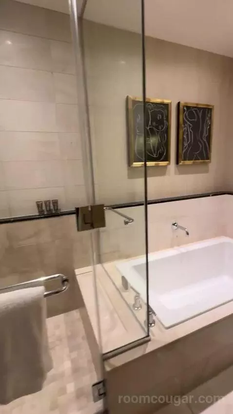Encore Resort Two Queens bathroom picture #6