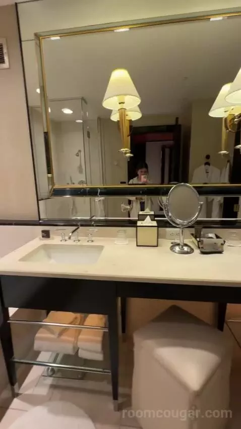 Encore Resort Two Queens bathroom picture #8