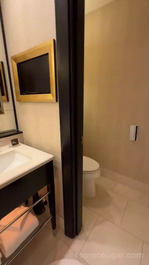 Encore Resort Two Queens bathroom picture #12