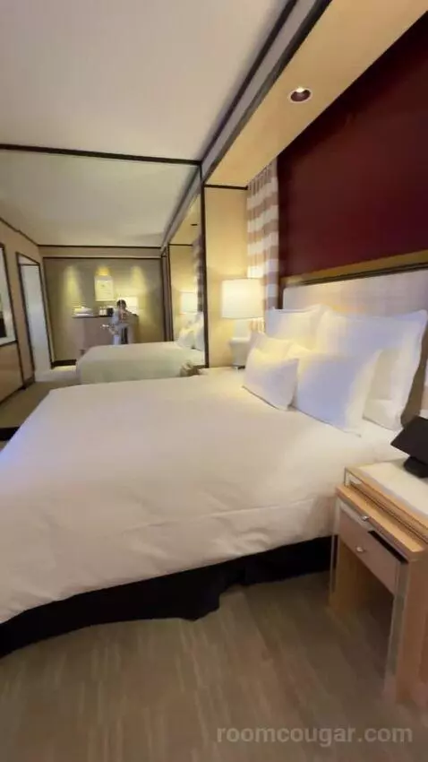 Encore Tower Suite King bed picture #3