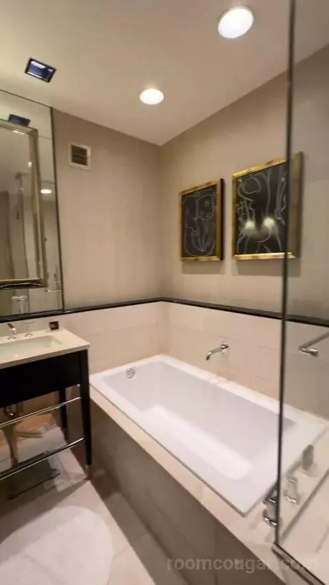 Encore Tower Suite King bathroom picture #6