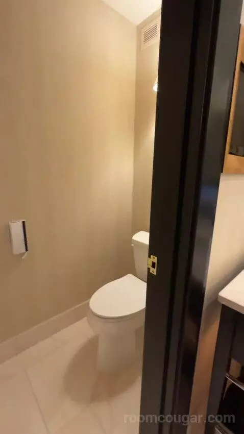 Encore Tower Suite King bathroom picture #10