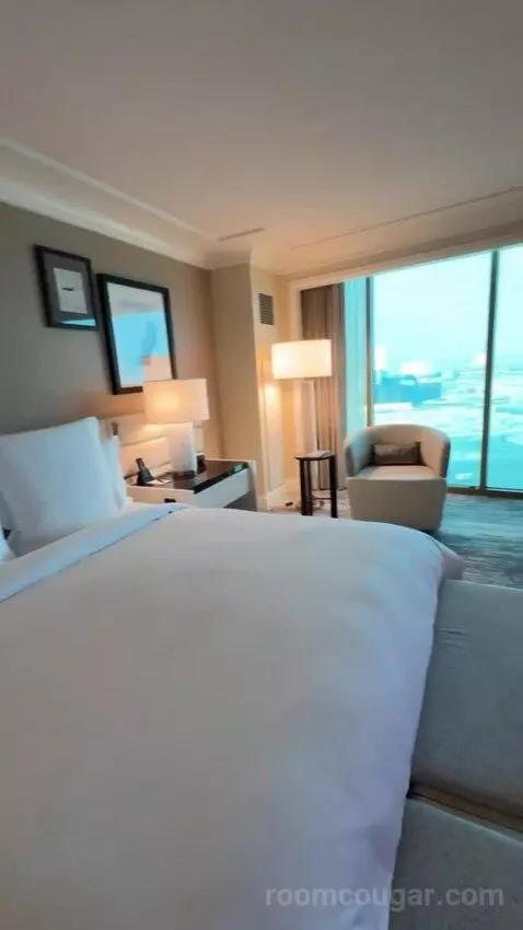 King Room with Strip View bed picture #12