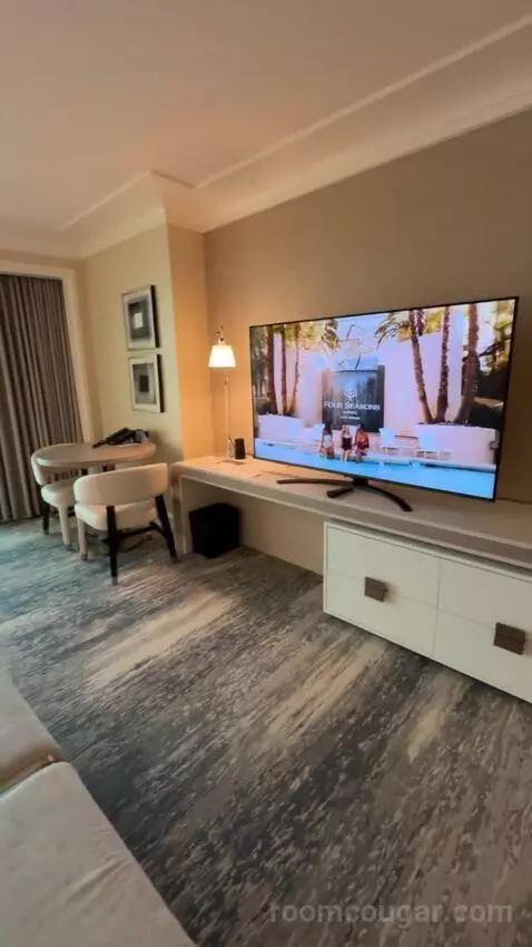 King Room with Strip View view picture #6