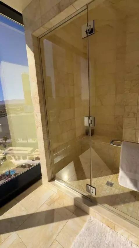 Encore Two Bedroom Apartment bathroom picture #9