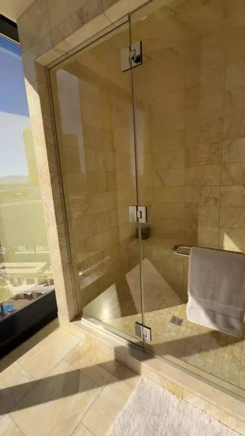 Encore Two Bedroom Apartment bathroom picture #10
