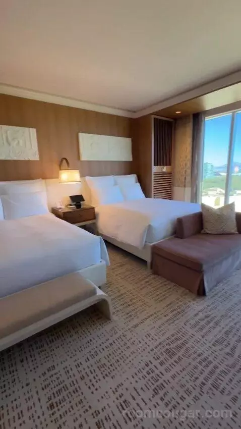 Wynn Resort Two Queens bed picture #2