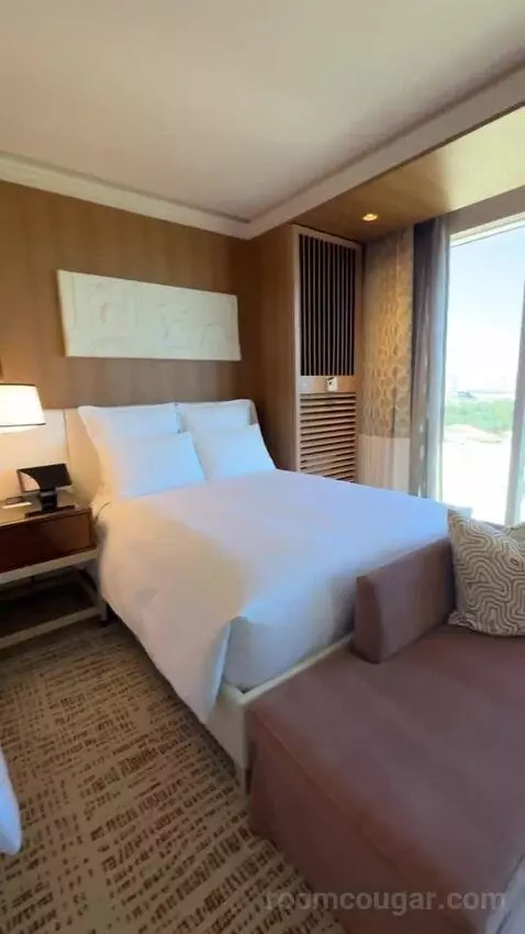 Wynn Resort Two Queens bed picture #12