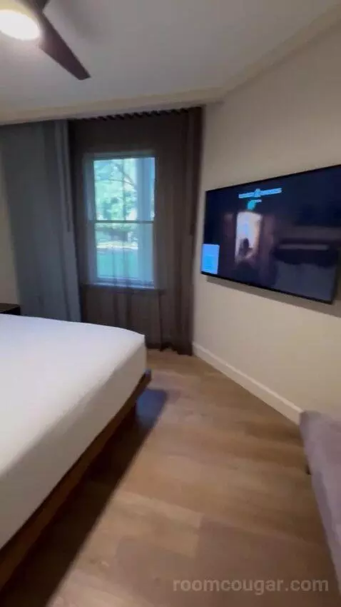 Patio Suite bed picture #5