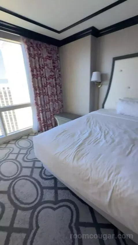 Bordeaux Eiffel View Room 2 Queens bed picture #6