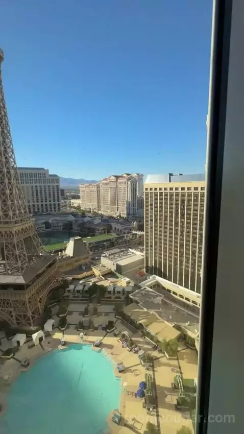 Bordeaux Eiffel View Room 2 Queens view picture #1