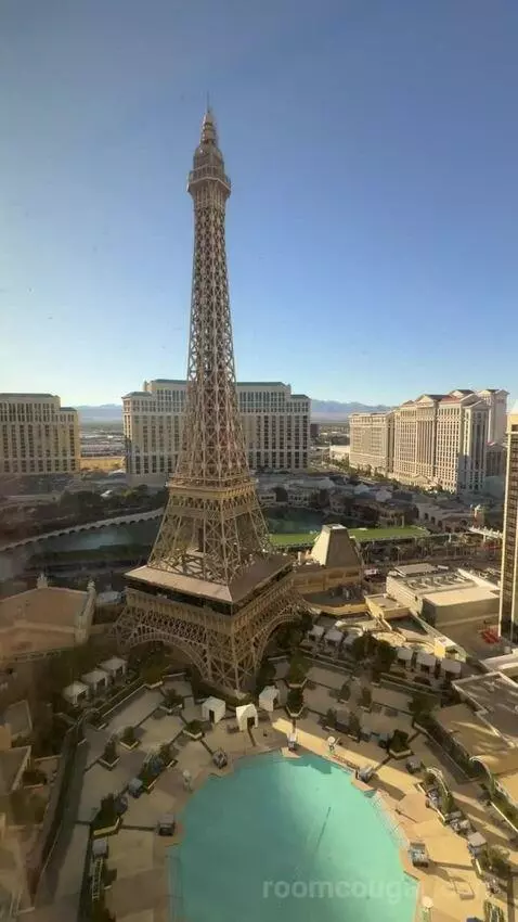 Bordeaux Eiffel View Room 2 Queens view picture #8