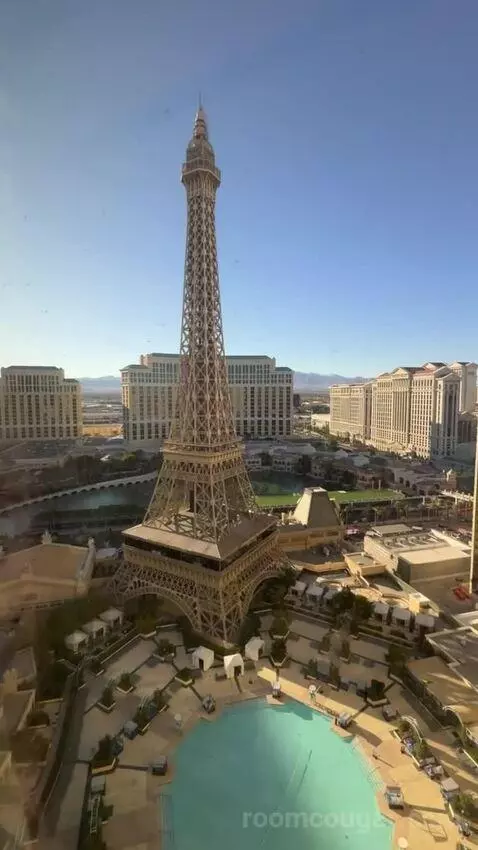 Bordeaux Eiffel View Room 2 Queens view picture #9