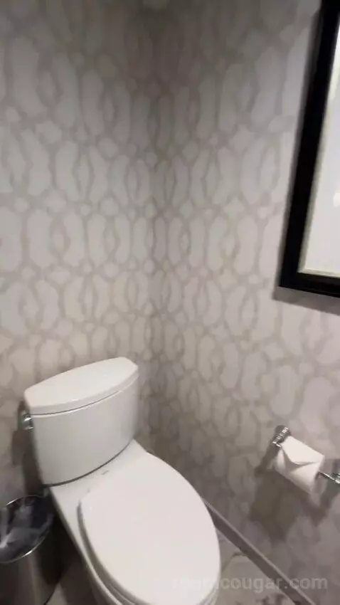 Bordeaux Eiffel View Room 2 Queens bathroom picture #6