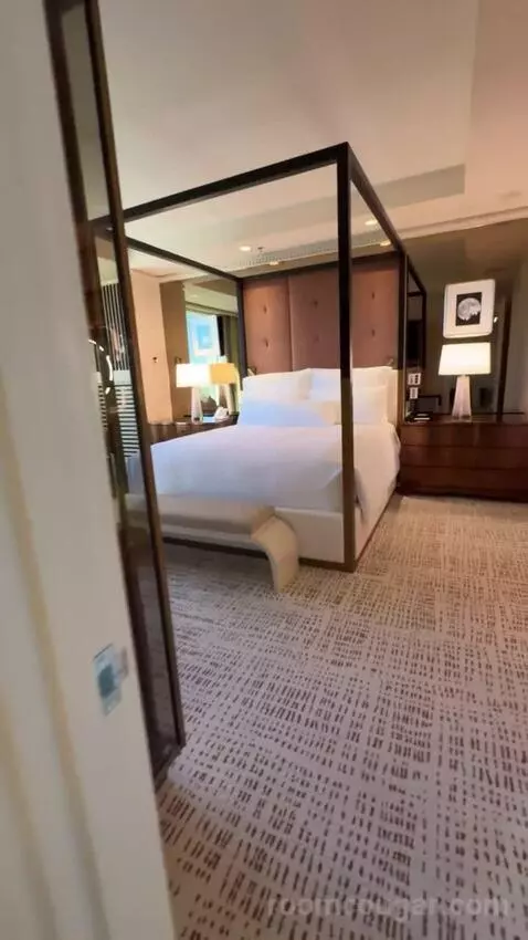 Wynn Tower Suite Parlor bed picture #2