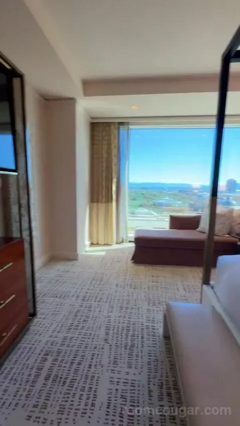 Wynn Tower Suite Parlor bed picture #11