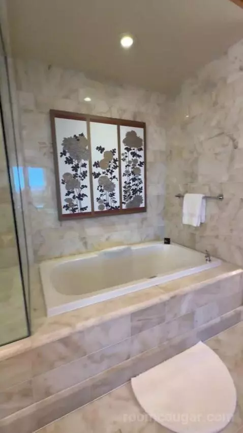 Wynn Tower Suite Parlor bathroom picture #5