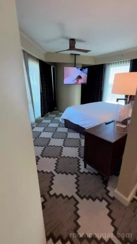 Wrangler Suite 1 King Bed bed picture #5
