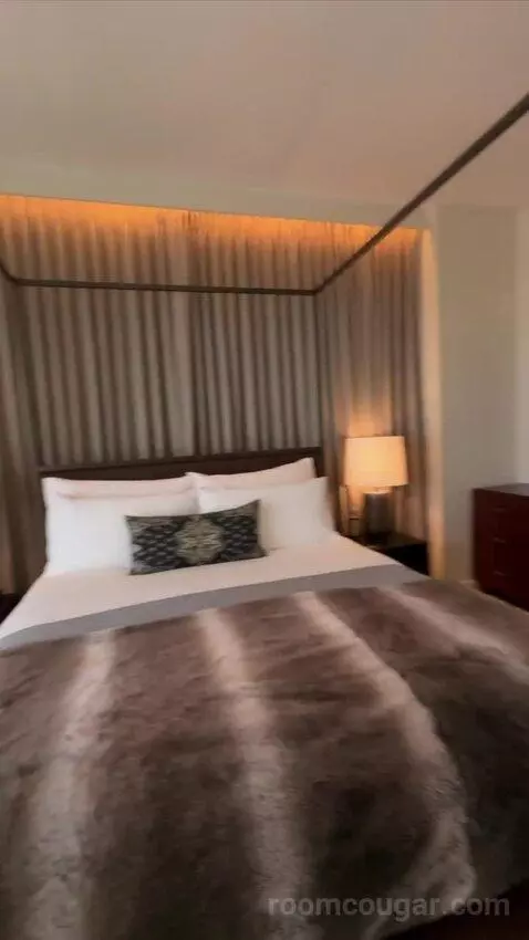 Roan Suite bed picture #8