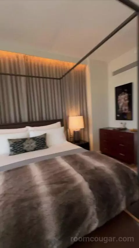 Roan Suite bed picture #9