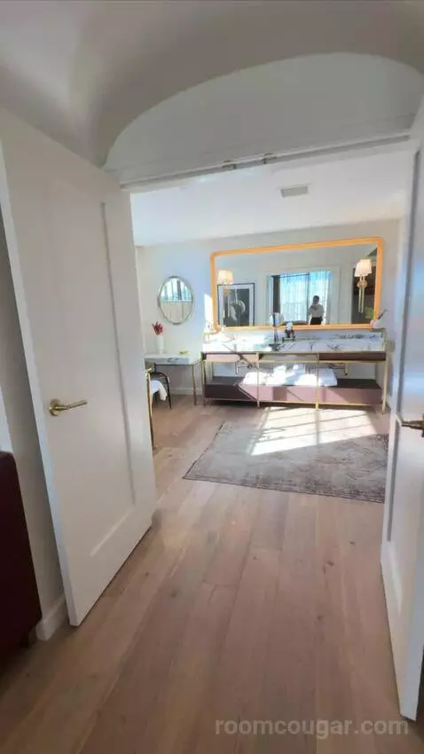 Roan Suite picture #17