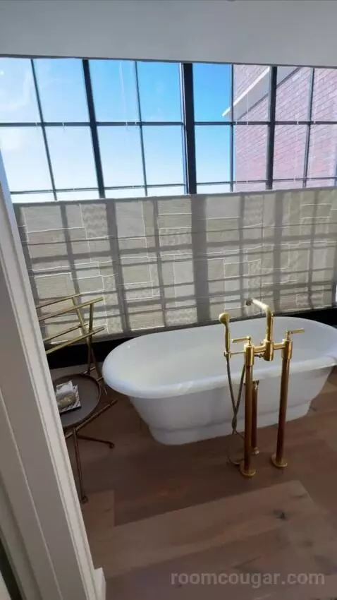 Roan Suite bathroom picture #5
