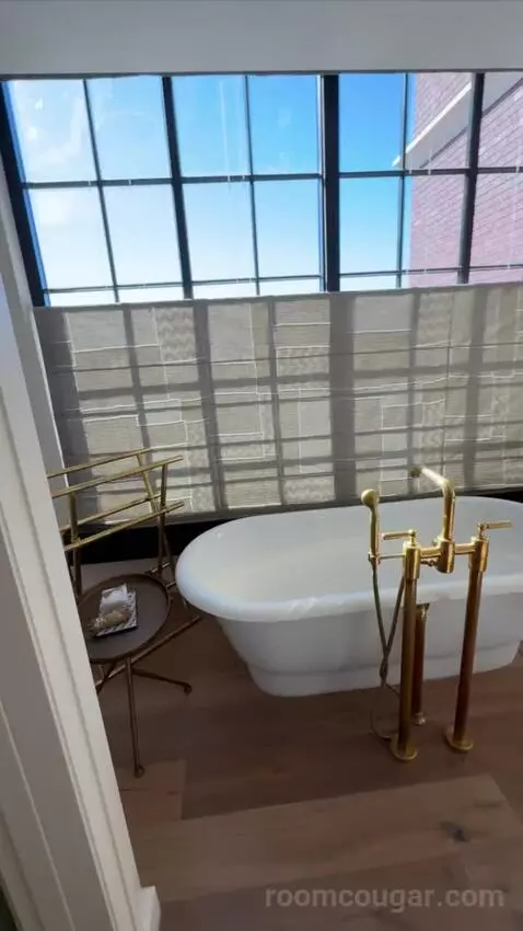 Roan Suite bathroom picture #6