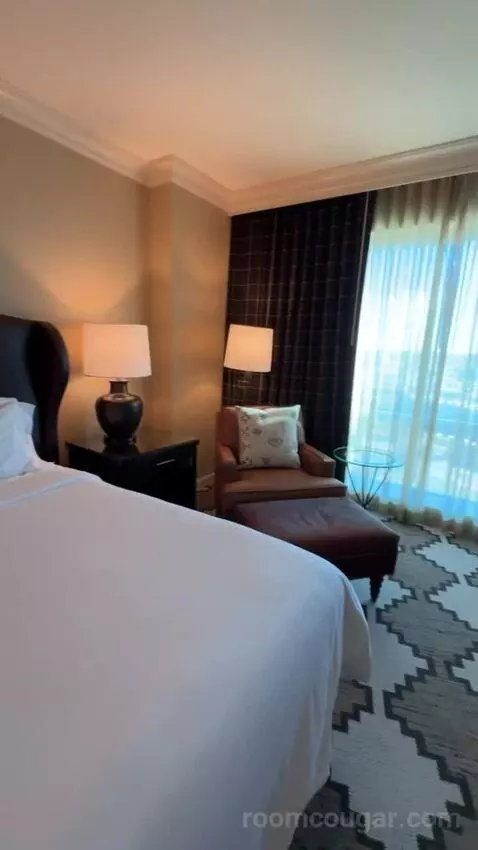 Leddy Suite 1 King Bed bed picture #2
