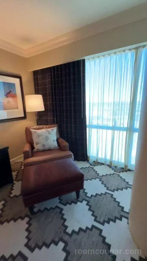 Spacious Colonial Corner Room 1 King Bed picture #21
