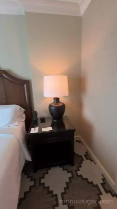 Resistol Suite 1 King Bed bed picture #5