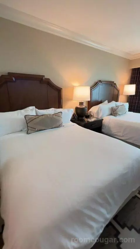Classic Deluxe Room 2 Queen Beds picture #17