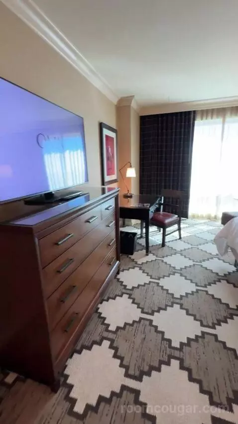 Classic Deluxe Room 1 King Bed picture #17
