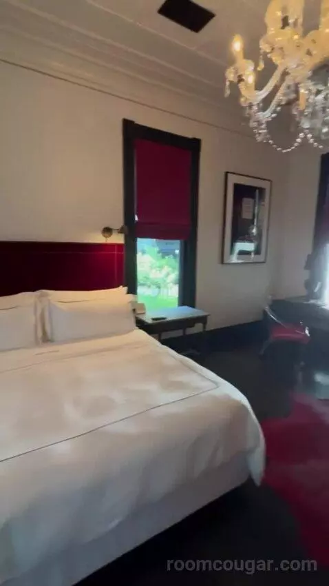 Suite 1 (#1) bed picture #8