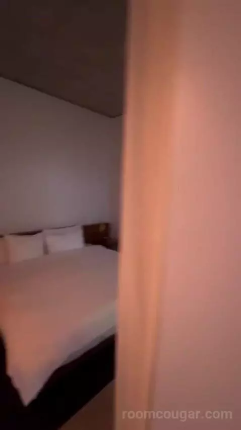 Spring Suite bed picture #3