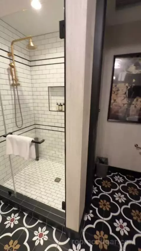 King Room with Top Bunks bathroom picture #7