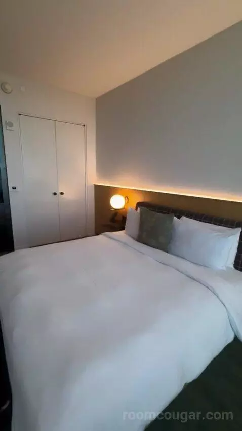 City View King bed picture #11