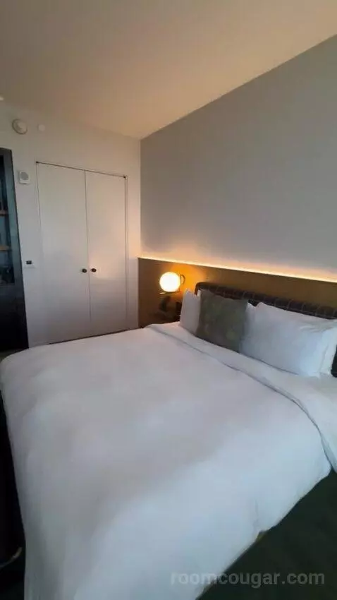 City View King bed picture #12