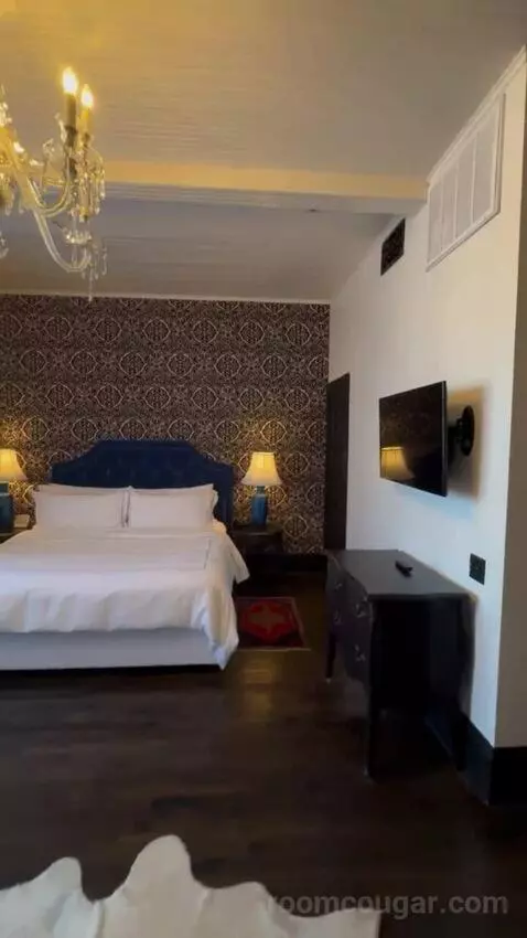 Suite 4 (#4) view picture #2