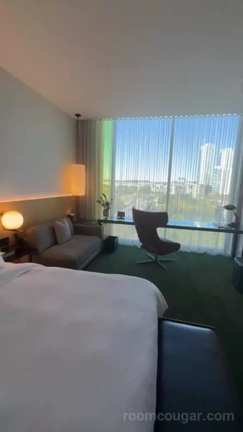 Suite with Lake View bed picture #11