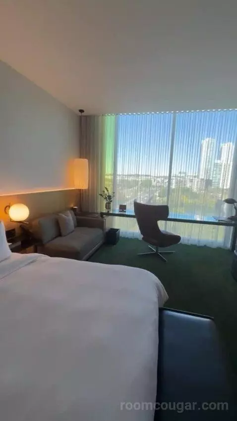 Suite with Lake View bed picture #12