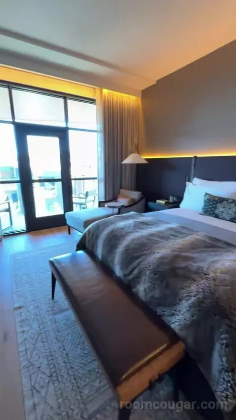 King Room with Balcony picture #11