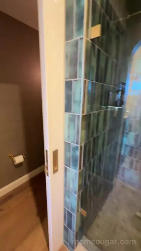 King Room with Balcony picture #23