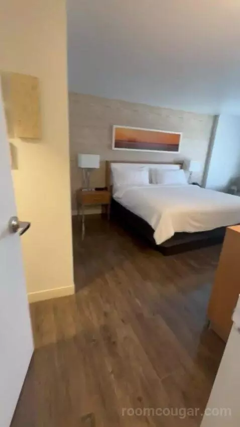 Presidential Suite bed picture #3