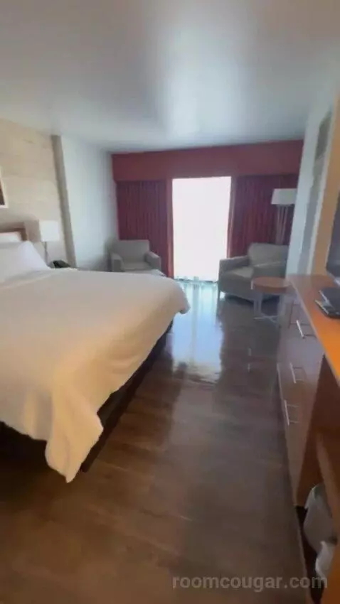 Presidential Suite bed picture #8