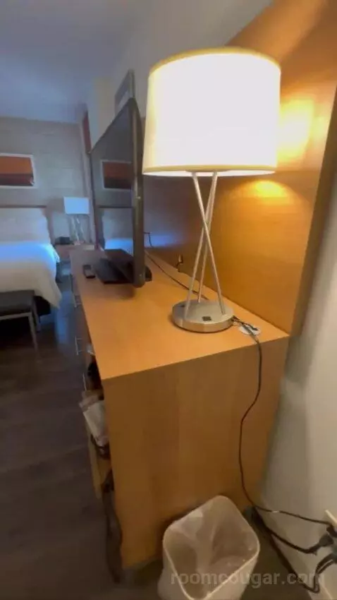 Conference Suite bed picture #5